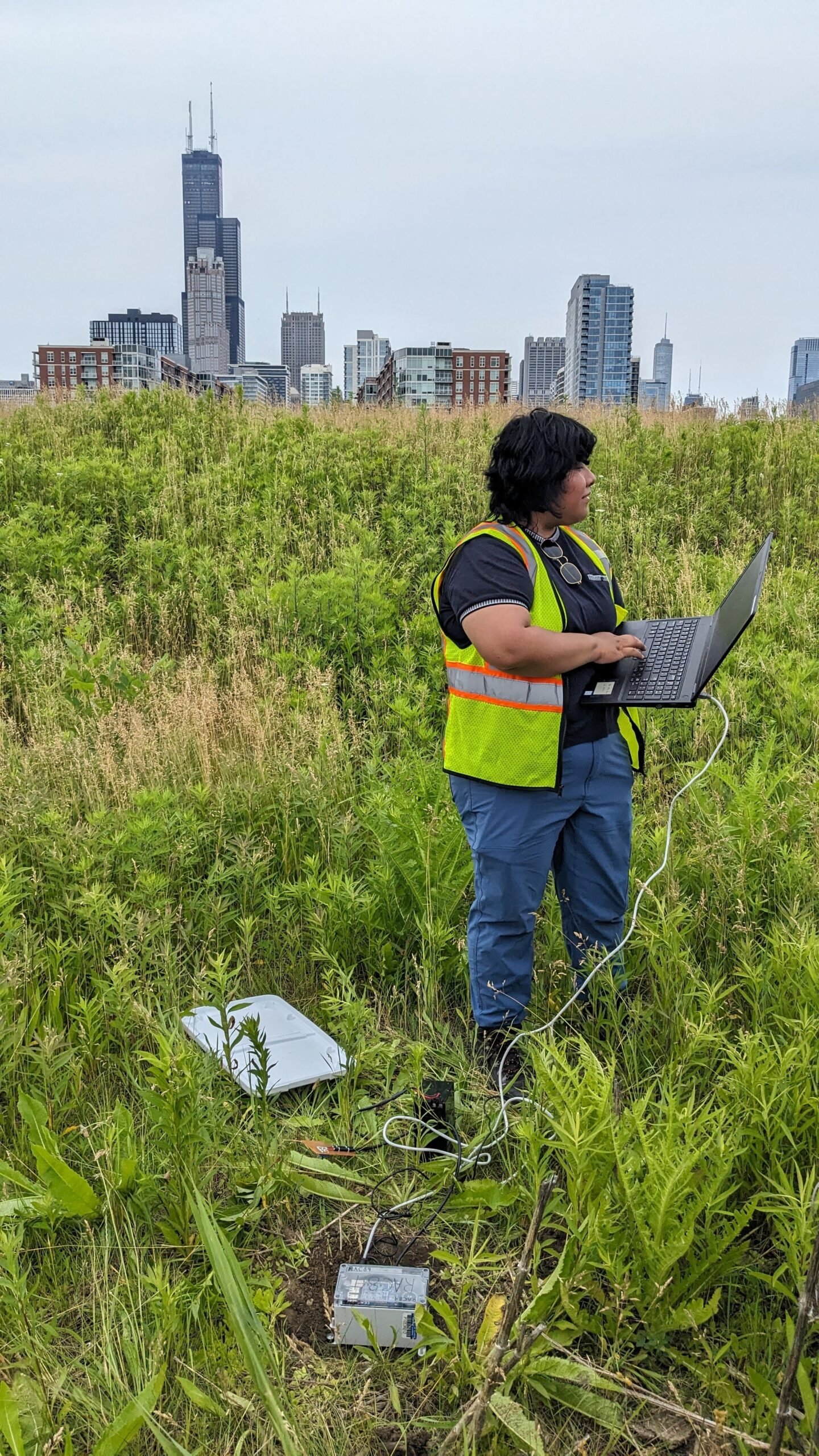 ISGS-student-intern acquiring-data-min