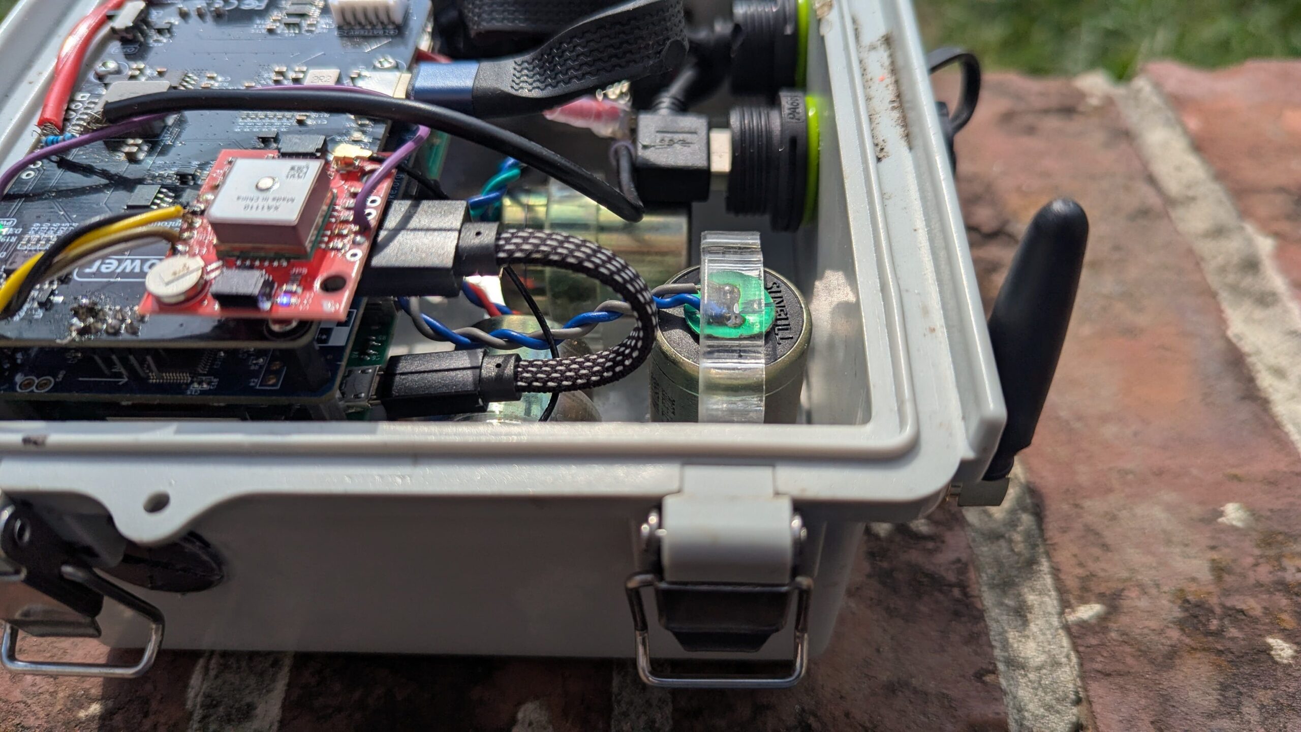 picture-of-Sparkfun-GPS-module-min